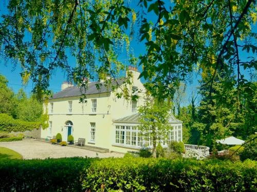 Larchmount House