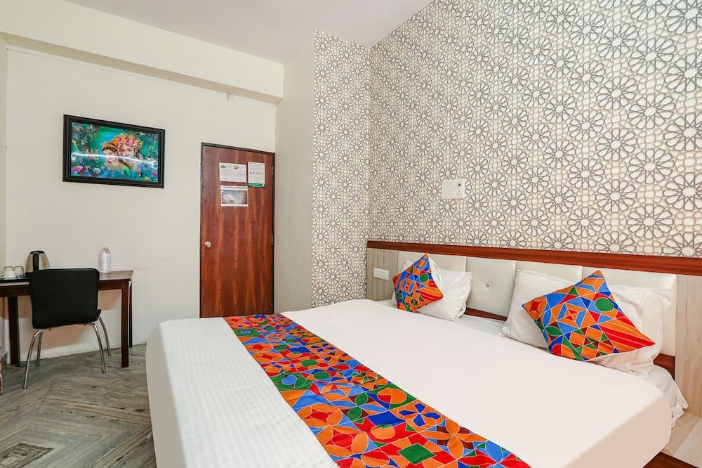 Fabhotel Lavish Palms