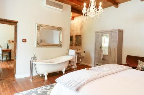 Au dHex Estate