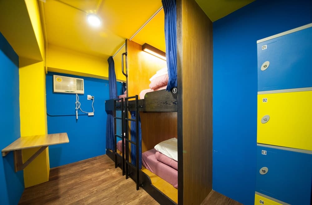 Aires Hostel