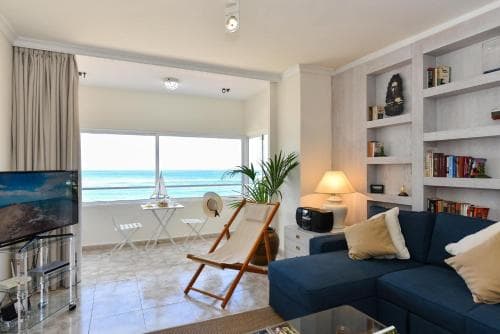 Las Canteras Seafront Apartment