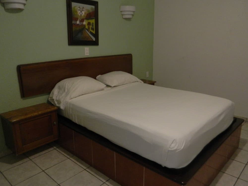 Hotel Revolucion