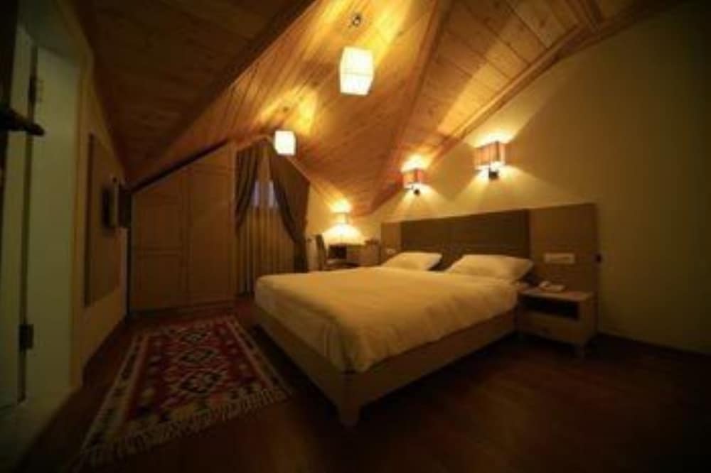Iksir Resort Town