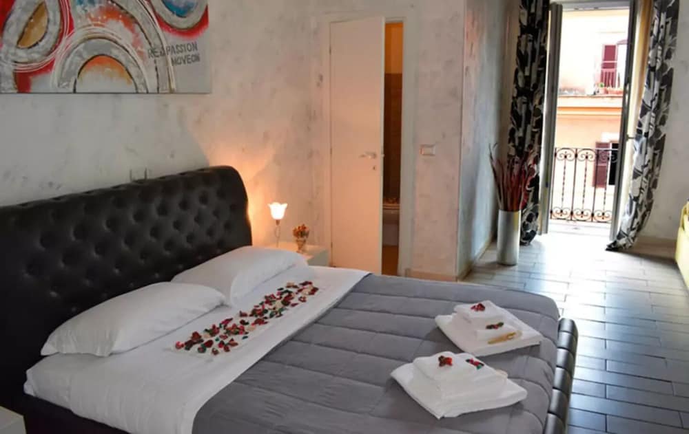 Candia Rooms