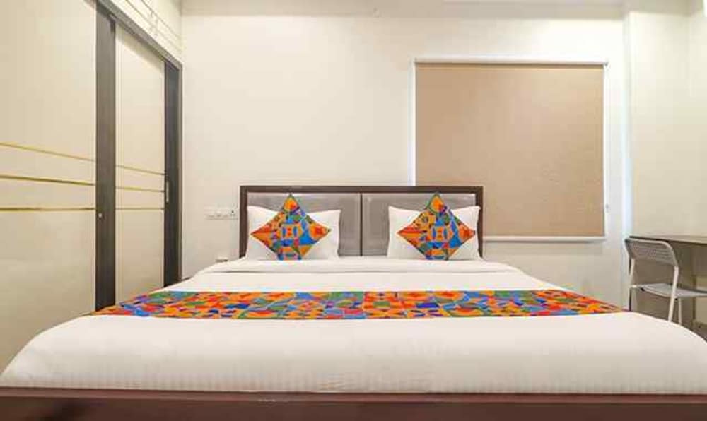 FabHotel SR Hitech City