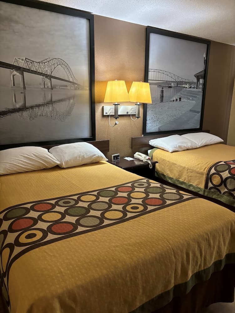 Super 8 by Wyndham Cedar Rapids