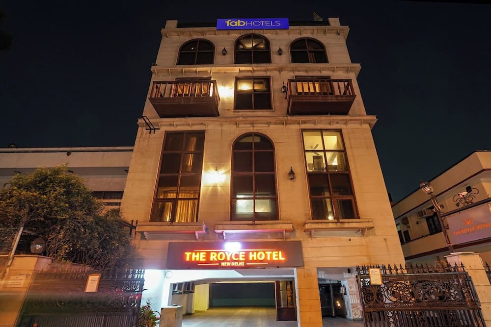 Fabhotel Nfc Royale