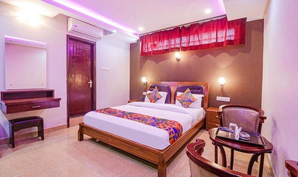 Fabhotel Turning Point