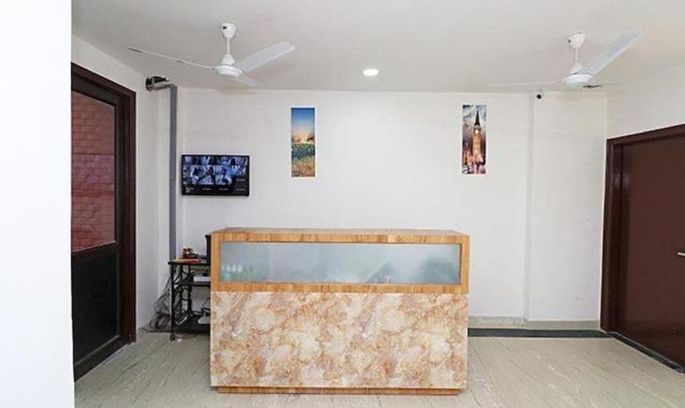 Fabhotel The Primero