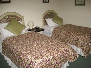 Cannards Grave Farmhouse B&B