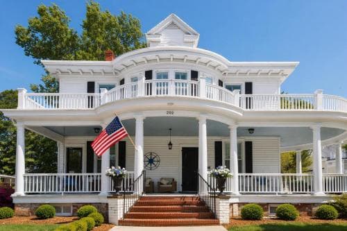 Captain's Quarters Inn