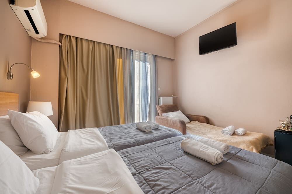 Diros Hotel