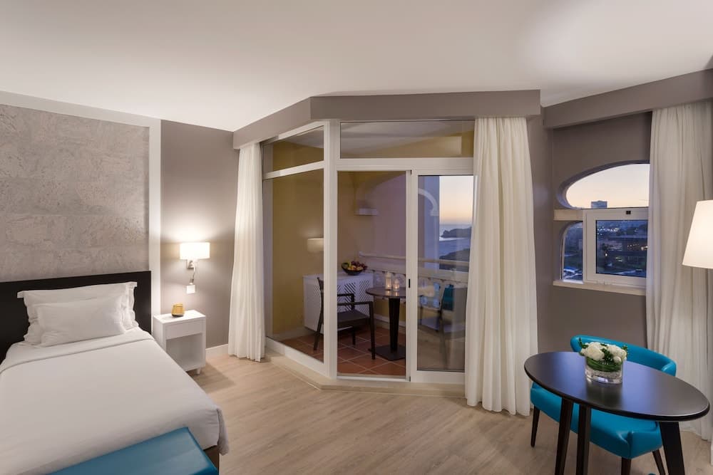 AP Oriental Beach