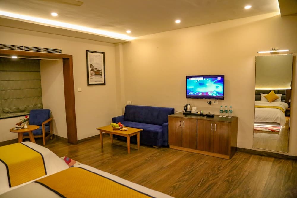 Four Leaf Hotel Sapphire Blue
