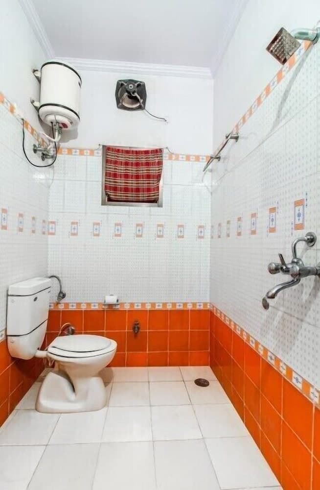 FabHotel Starleaf Prime