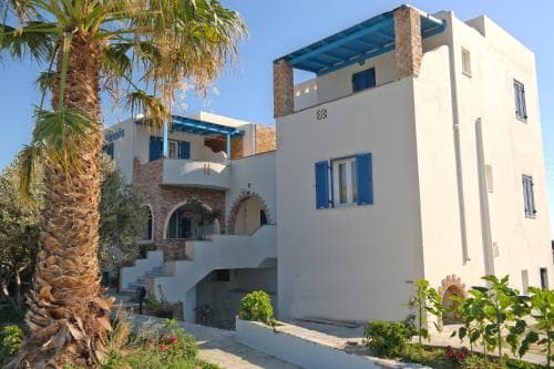 Manolis Studios