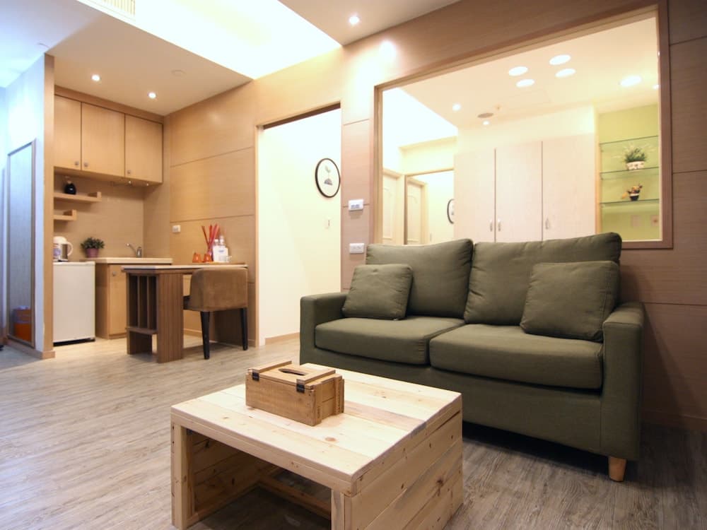 85 Sky Hostel