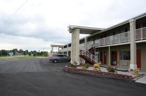 Big Spring Inn Madisonville