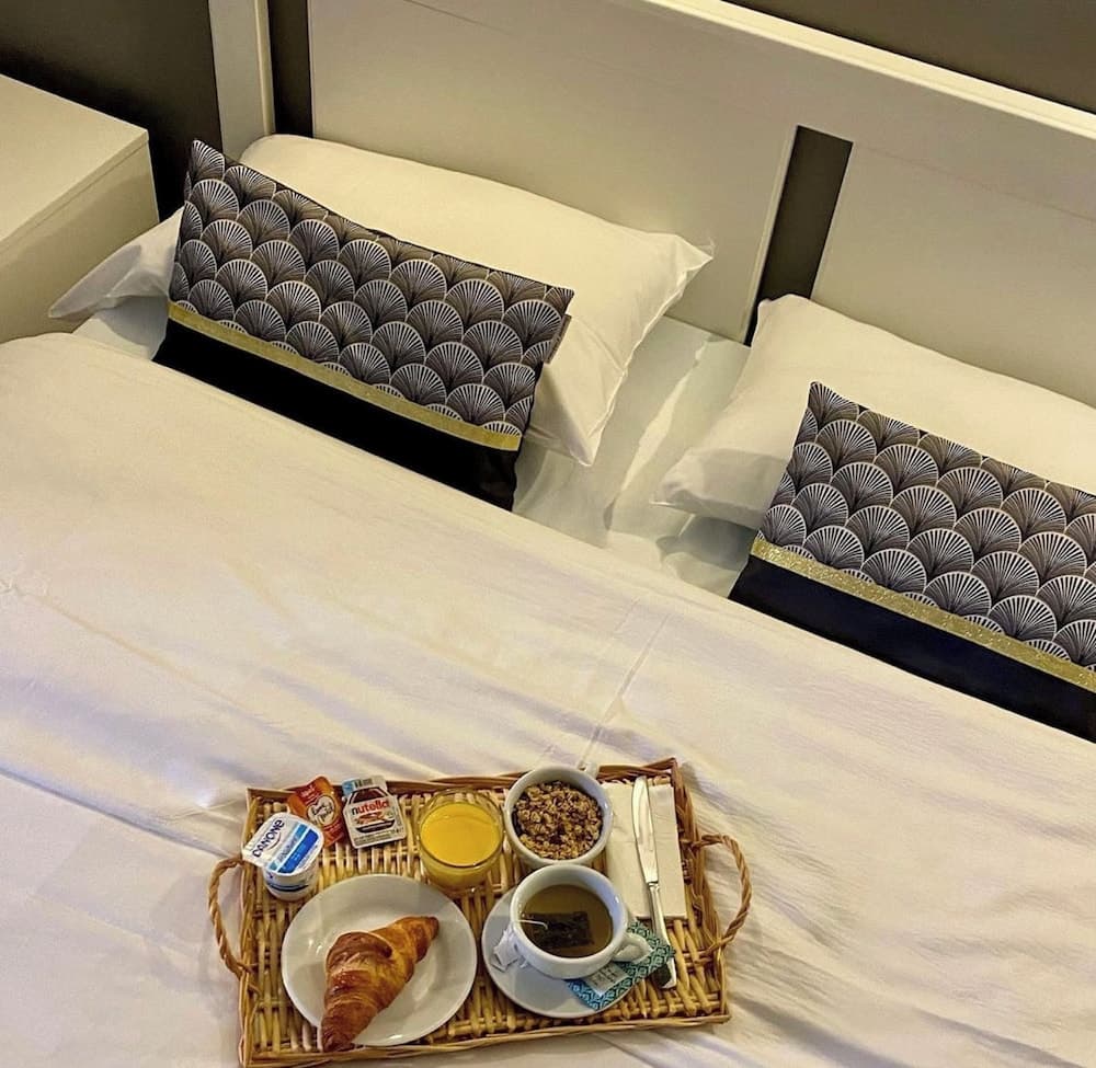 Aix Hotel