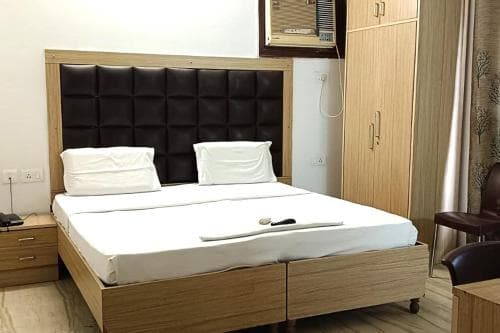 FabHotel Starr Residency