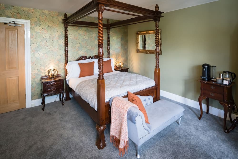 Tottington Manor