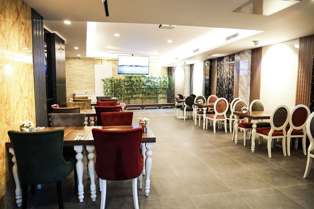 Mia Berre Hotels