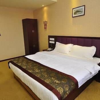 Midi Hotel
