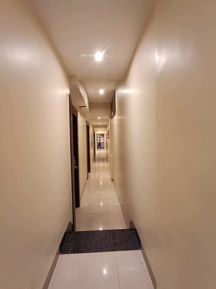 Hotel West Inn