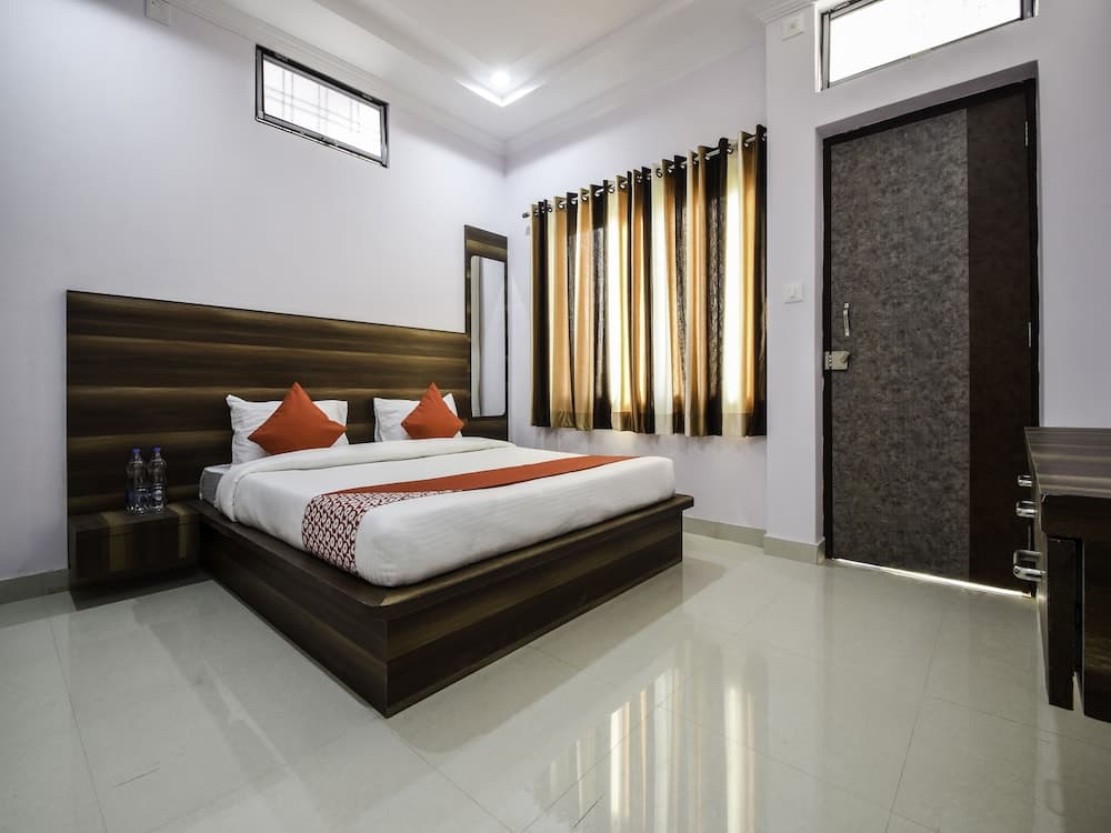 OYO 26580 Hari Krishna Palace