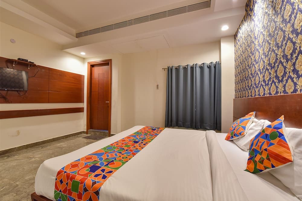 Fabhotel Wind Palace