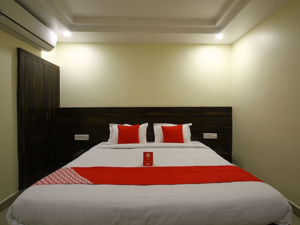 OYO 11938 Mitra Residency