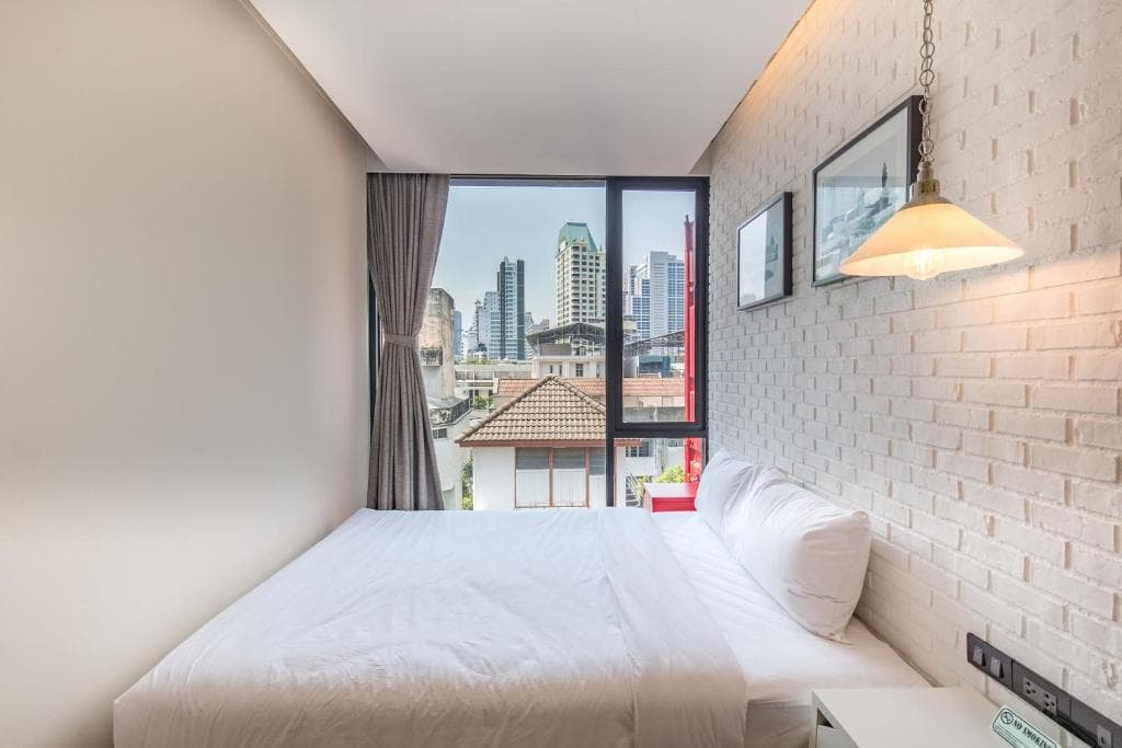 Sleep Box Sukhumvit 22