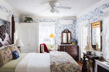 Captain David Kelley House Bed & Breakfast