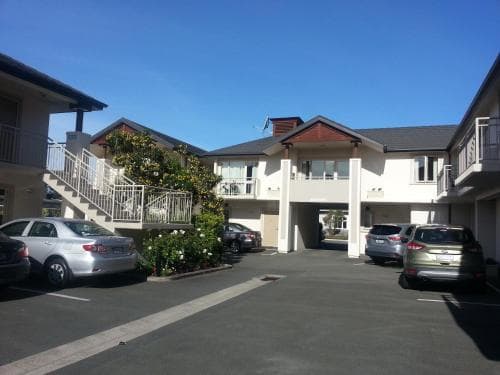 Cedar Grove Motor Lodge