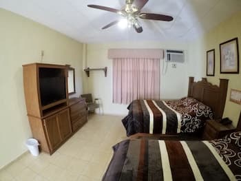 Hotel Marios Inn