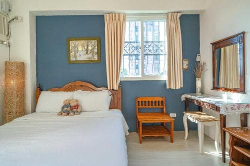 Riverbank Cottage