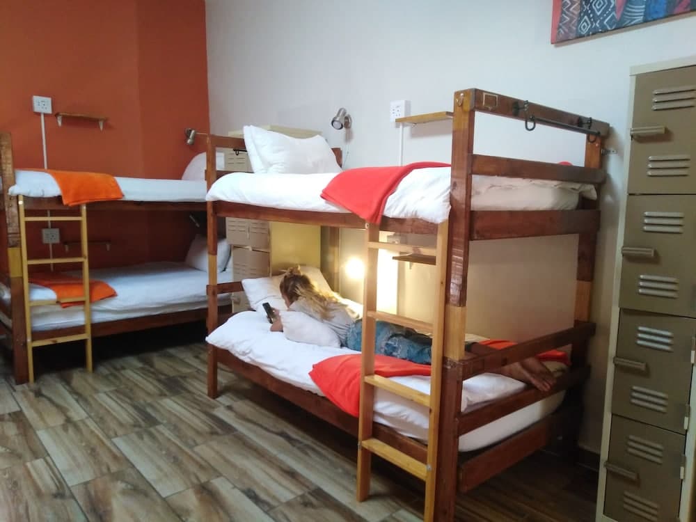 A Sunflower Stop - Hostel