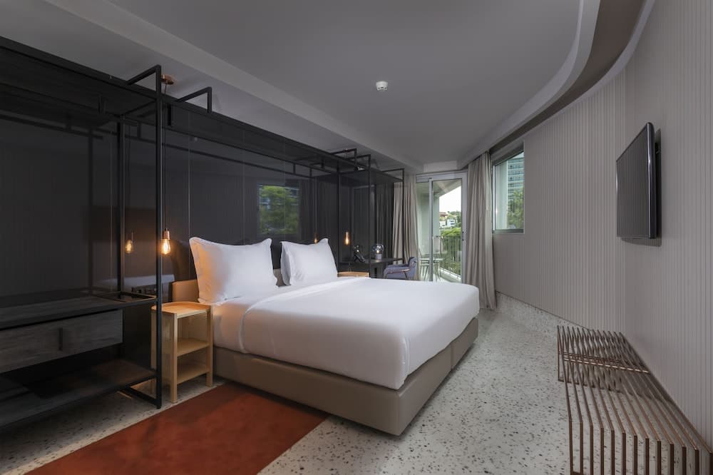 NEXT HOTEL