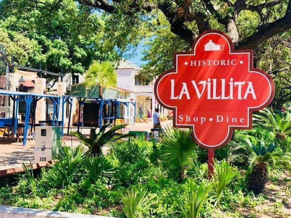 Create Memories 4BR3BA Near Riverwalk Downtown
