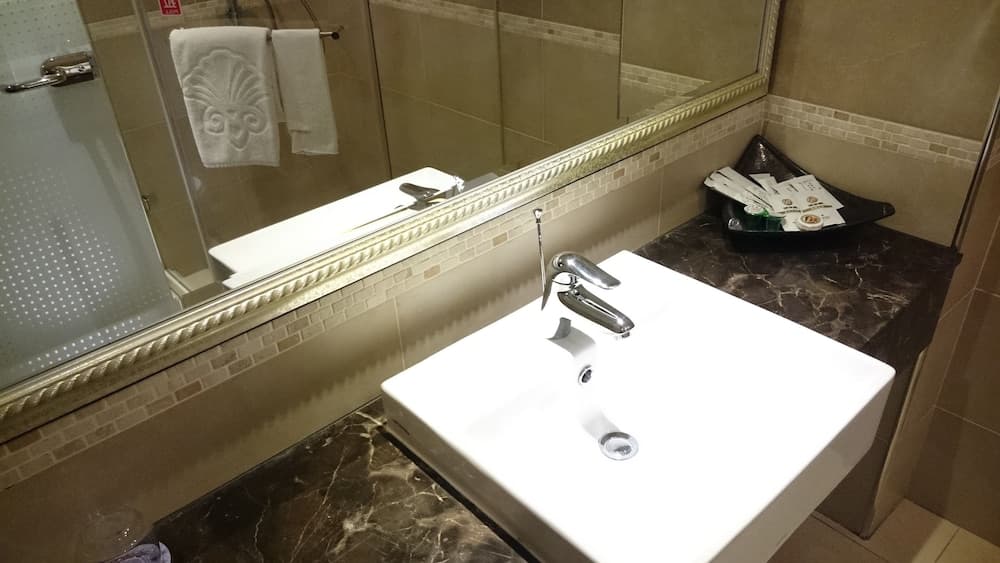MRT Hotel