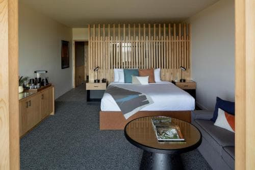 Inn the Ground