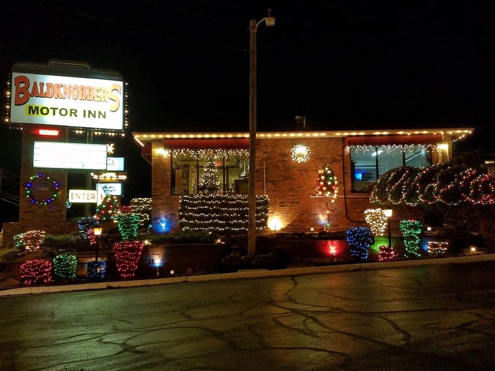Baldknobbers Motor Inn