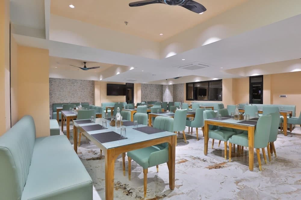 Hotel Empyrean