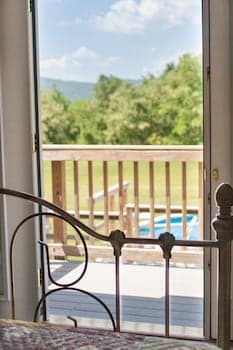 Pleasant View Bed & Breakfast