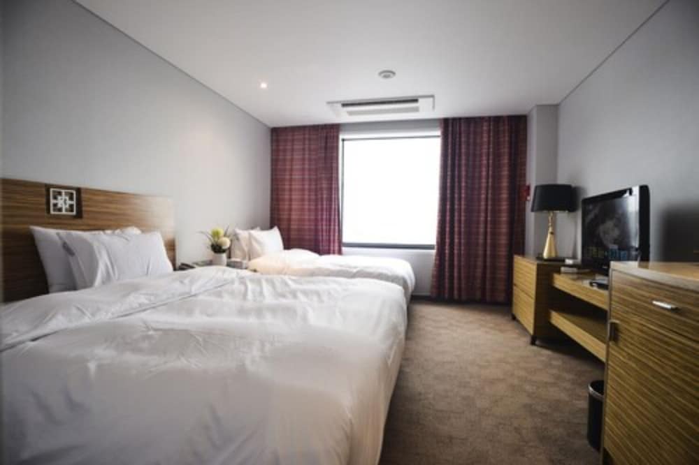 Philos Hotel