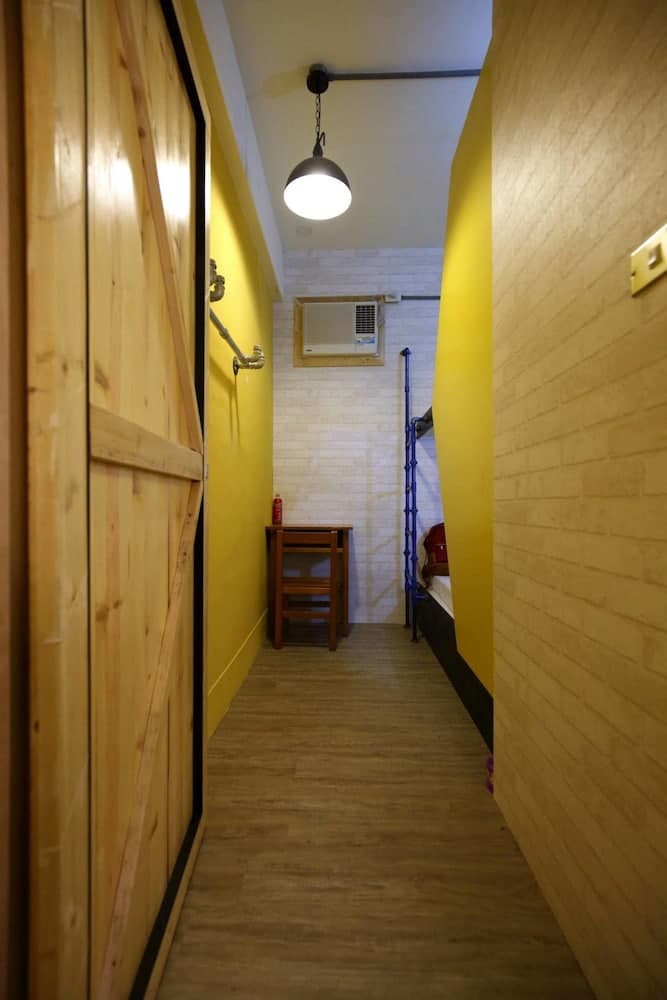 Hive Backpackers
