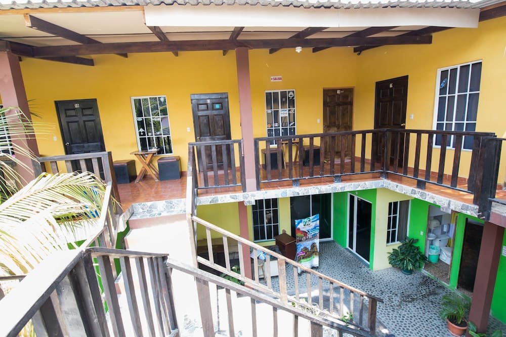 Papaya Lodge