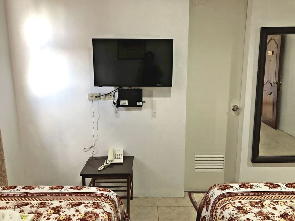 Tiptop Tower Suite Inn