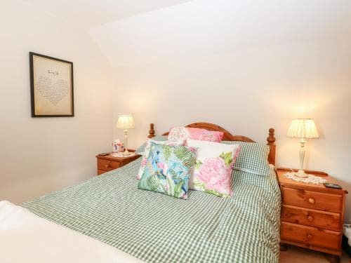 Hollyhedge Cottage