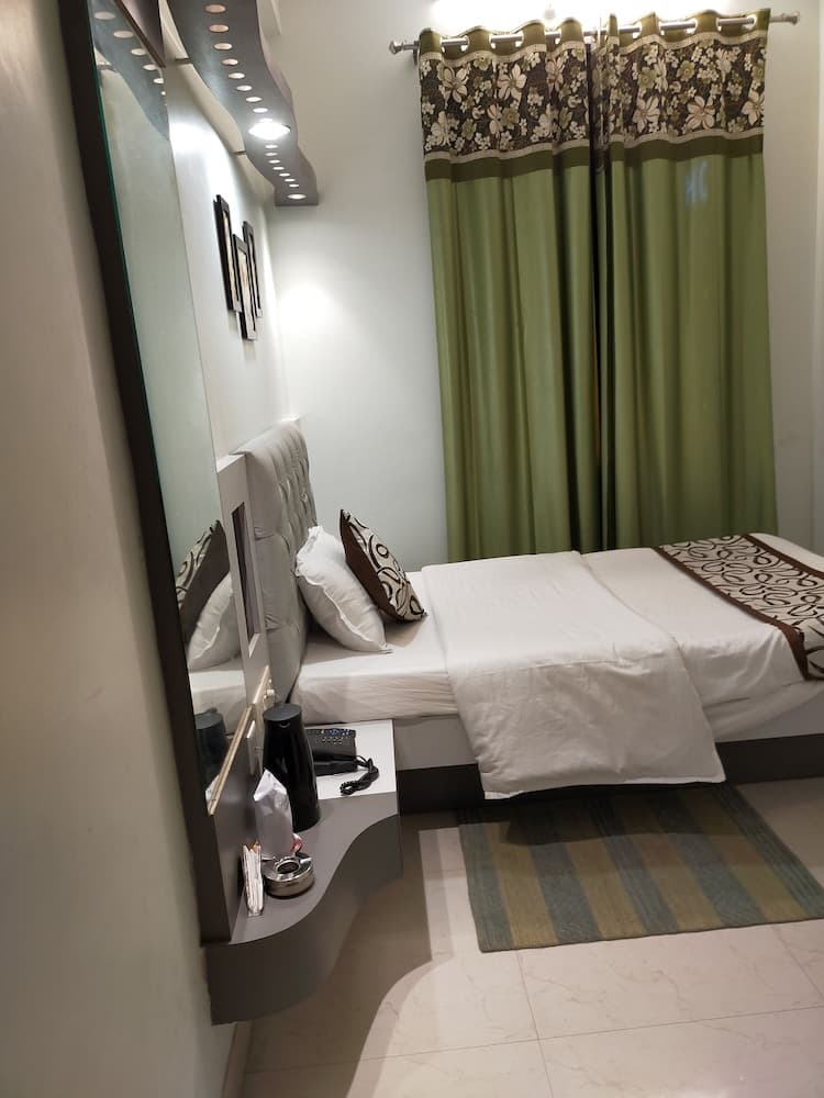 Hotel Prabhat